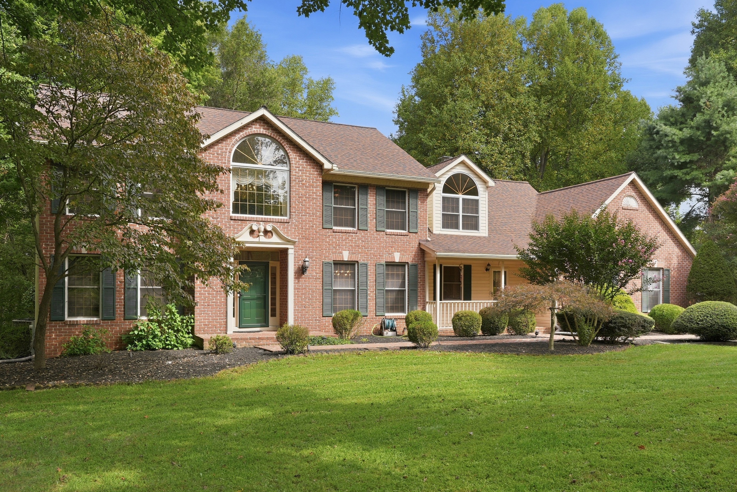 Exterior & Entry