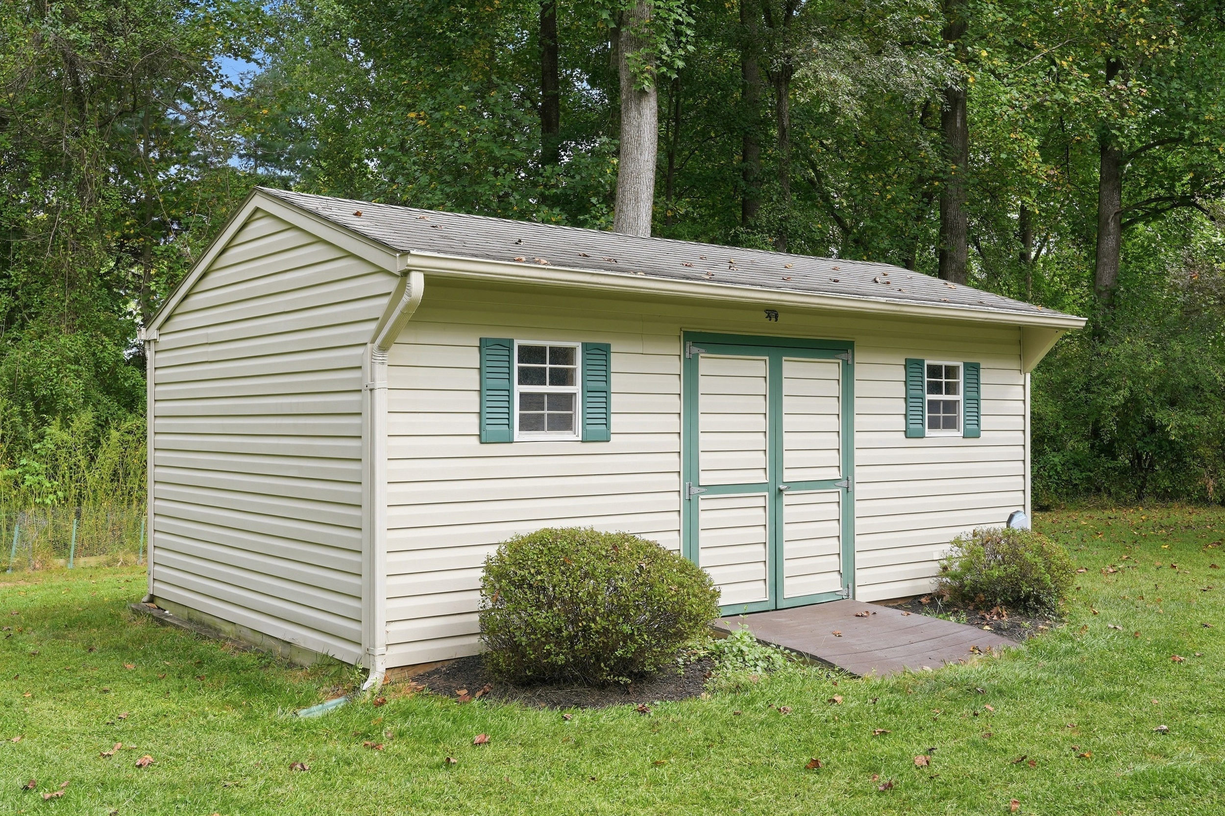 Exterior & Entry