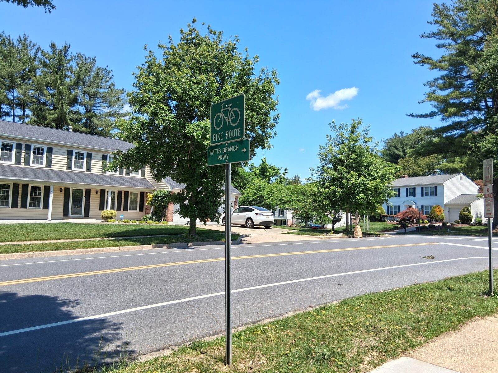 Greenplace Terrace approaching Fallsmead Elementary School in Rockville