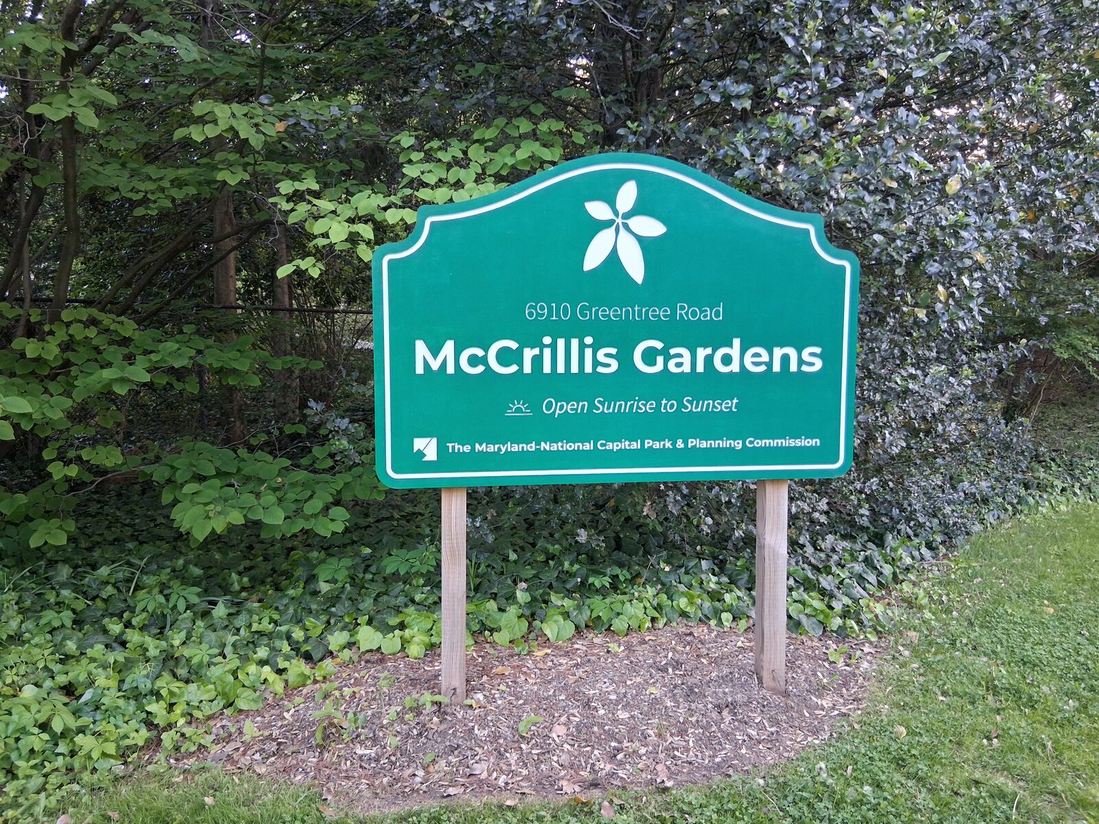 McCrillis Gardens entry sign on Greentree Road, near Fernwood