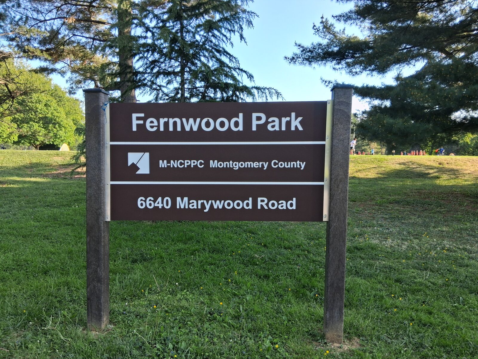 Fernwood Local Park sign at 6640 Marywood Road