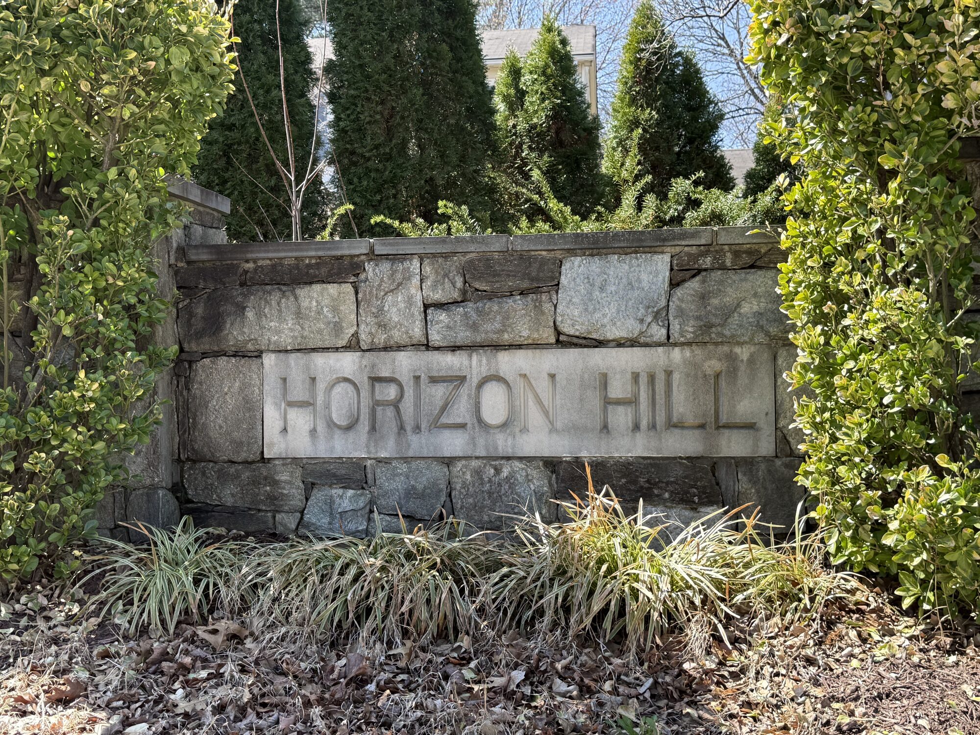 Horizon Hill neighborhood entrance sign
